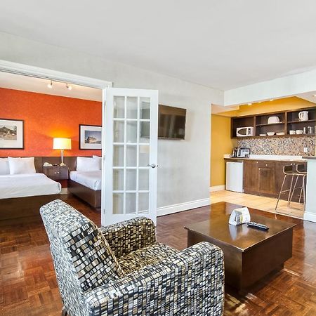 טורונטו Town Inn Suites Hotel מראה חיצוני תמונה