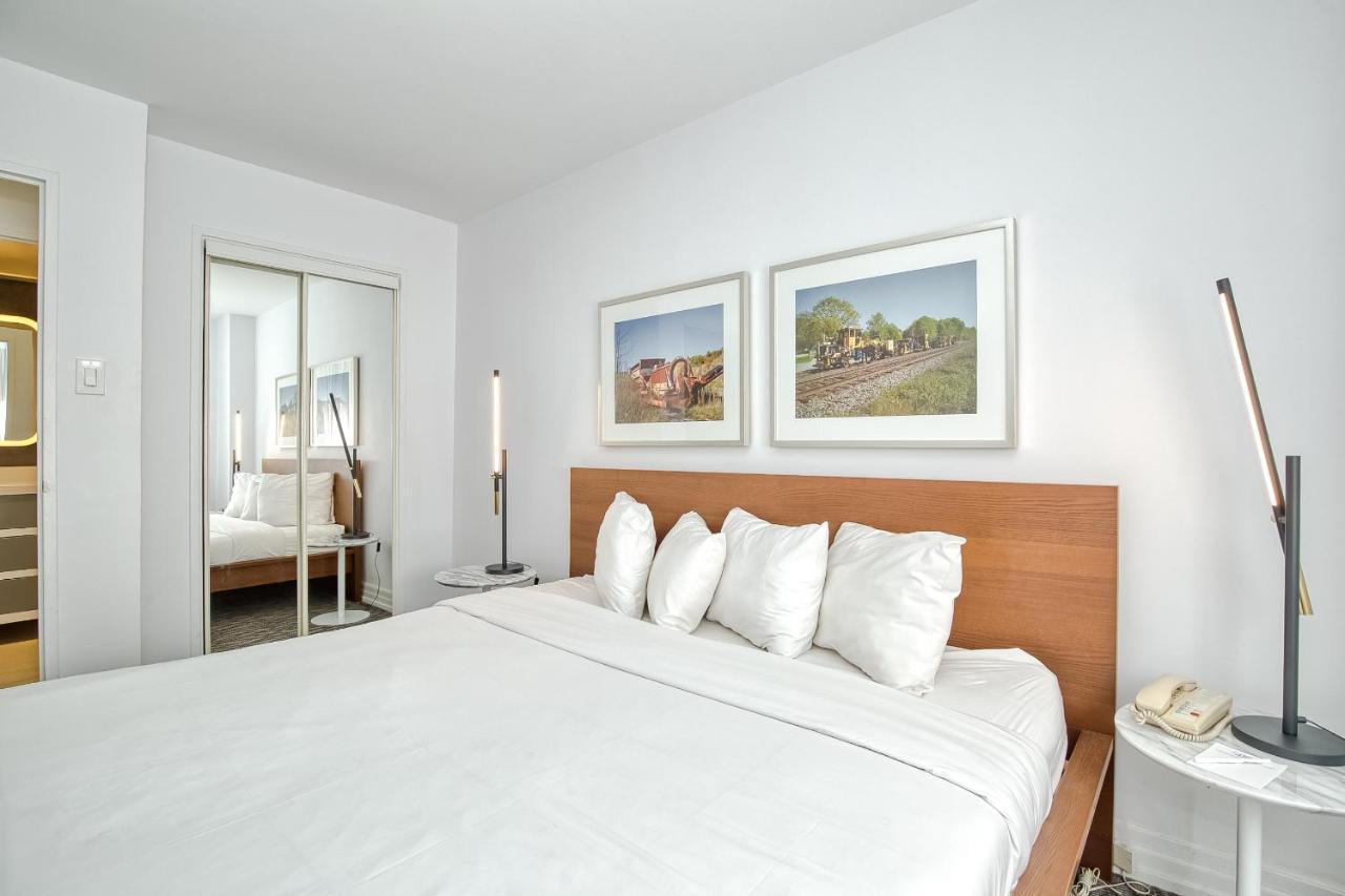 טורונטו Town Inn Suites Hotel מראה חיצוני תמונה