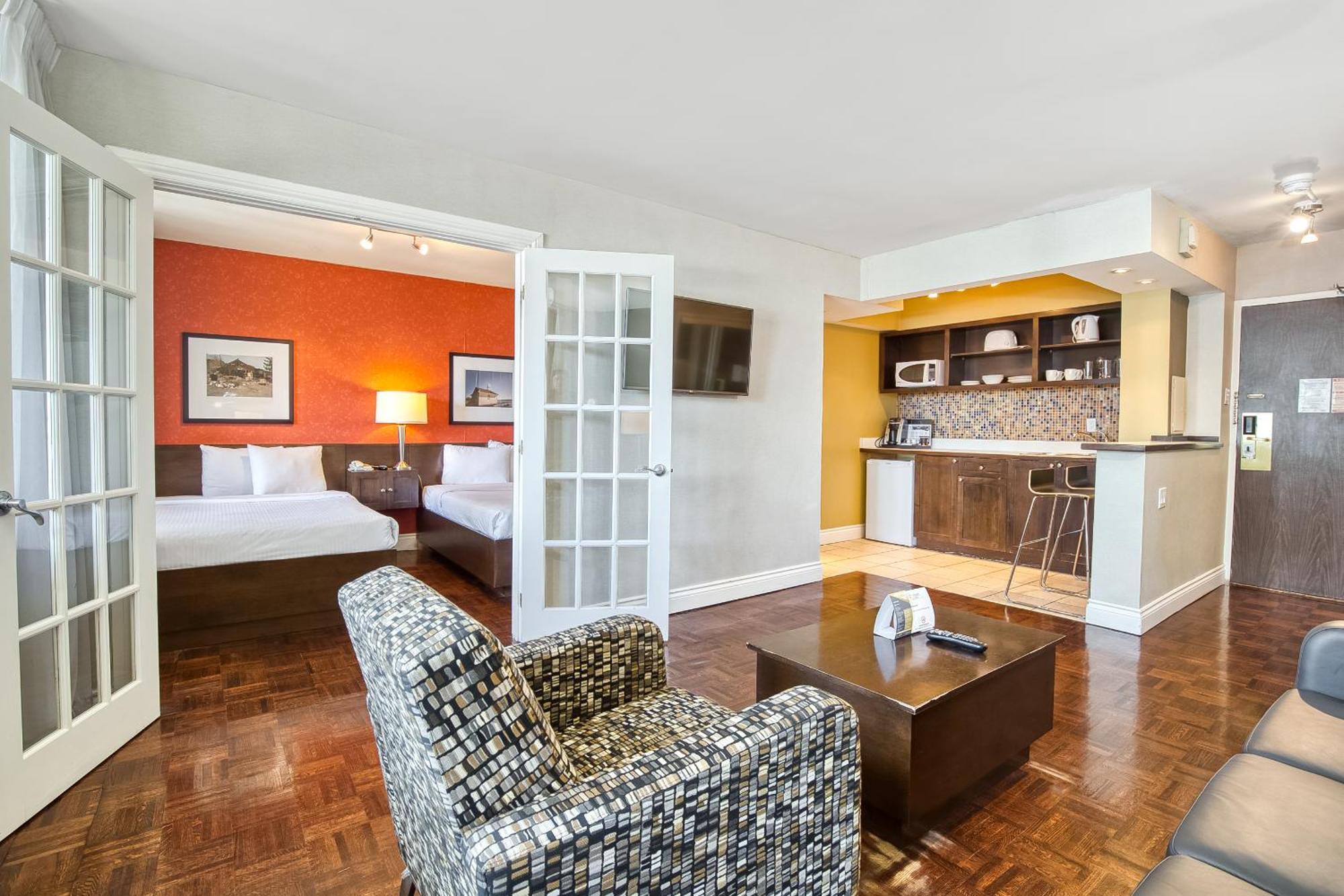 טורונטו Town Inn Suites Hotel מראה חיצוני תמונה
