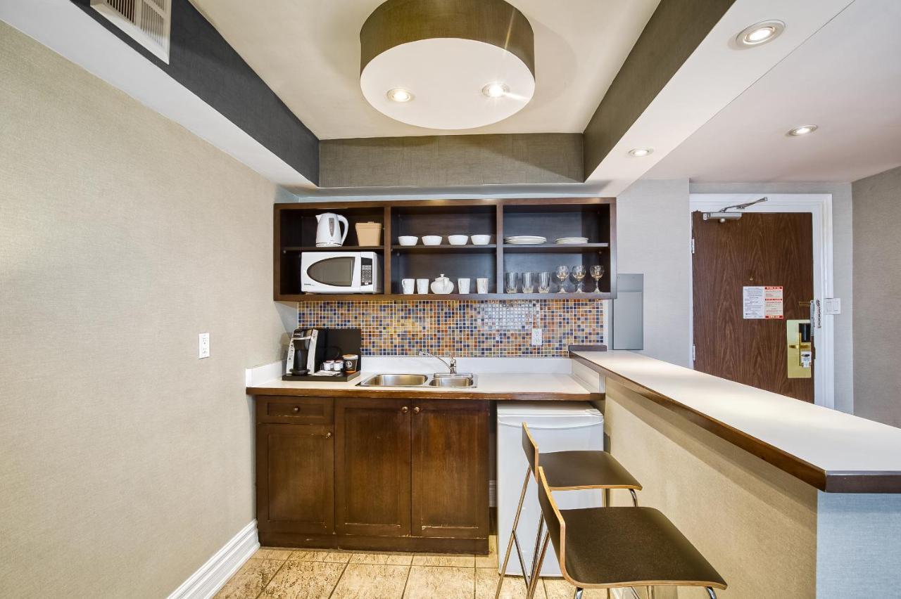 טורונטו Town Inn Suites Hotel מראה חיצוני תמונה