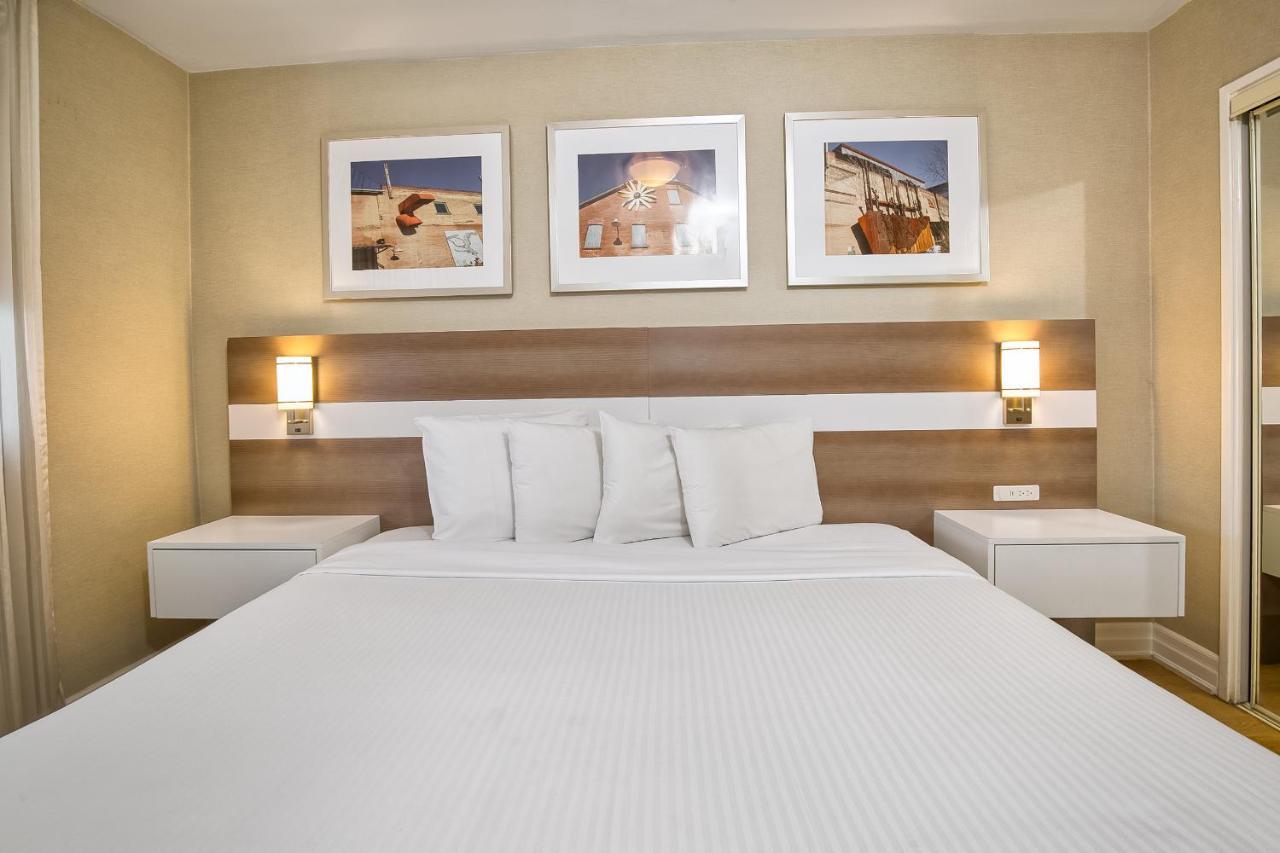 טורונטו Town Inn Suites Hotel מראה חיצוני תמונה